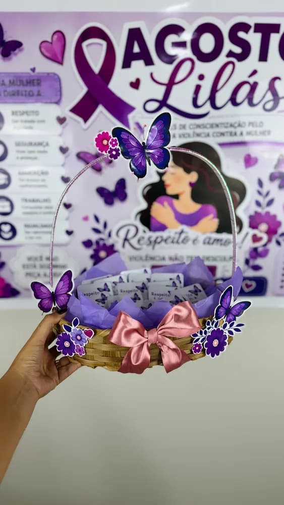 Página de prévia 2 de Painel Agosto Lilás